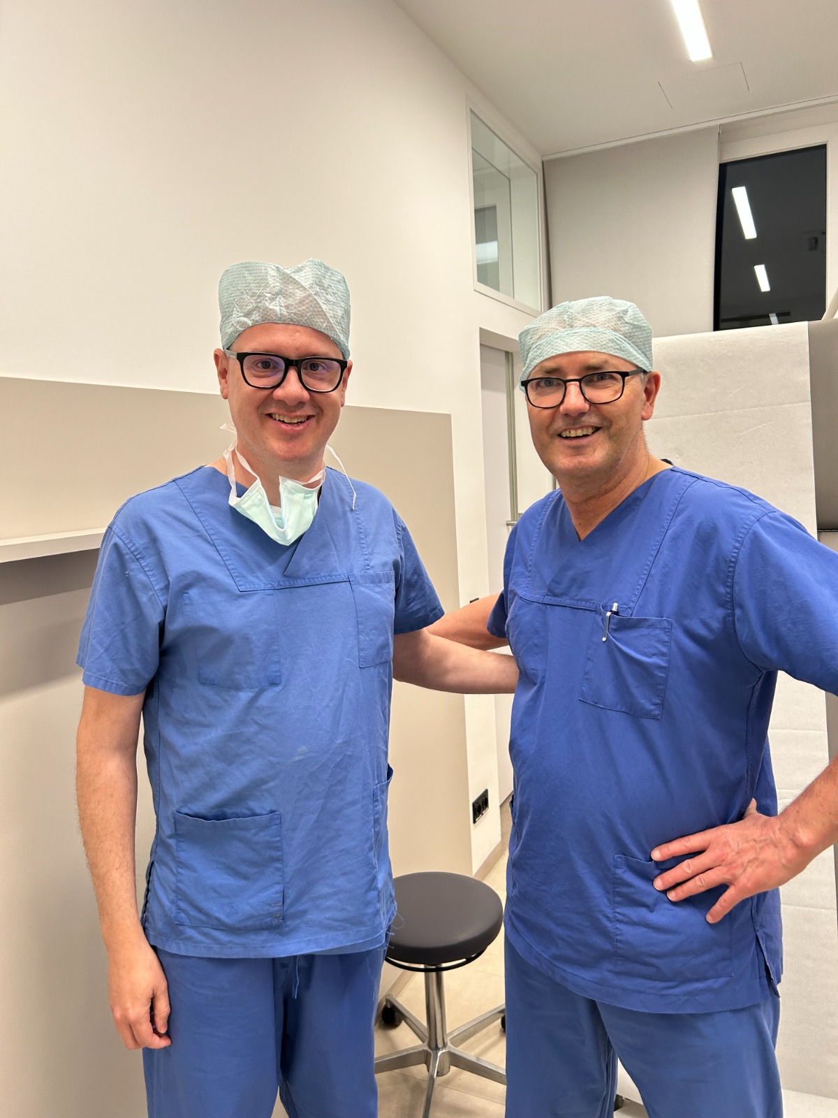 Dr. Flávio Senefonte com o Dr. Rapprich em Bad Soden, na Alemanha